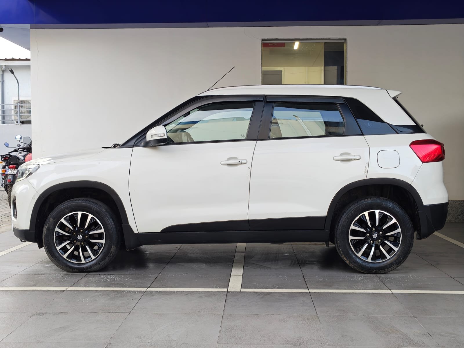 MARUTI SUZUKI VITARA BREZZA ZXI+